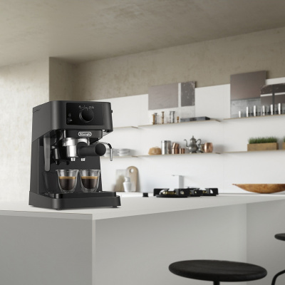 Cafetera express De’Longhi STILOSA EC235.BK, Negro, 15 bares de presión, 1100 W, café molido y monodosis